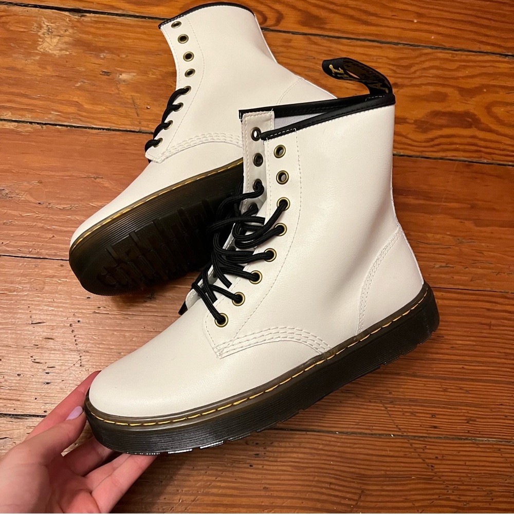 Nwt dr martens white boots